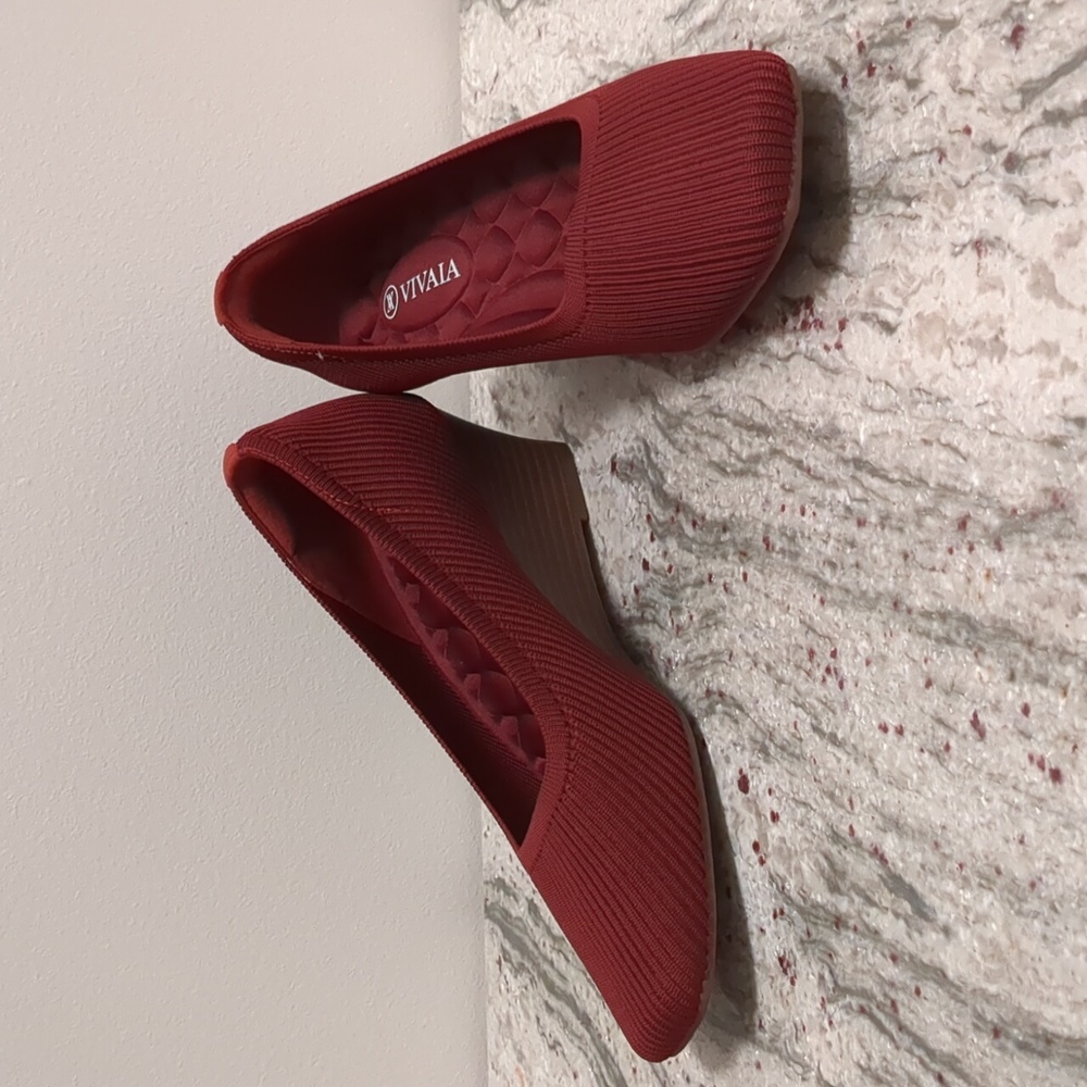 Burgundy Vivaia wedges